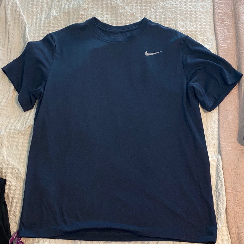 Nike Men's Dark Blue Short Sleeve Tee